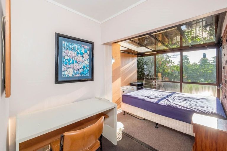 Photo of property in 40 Akoranga Drive, Northcote, Auckland, 0627