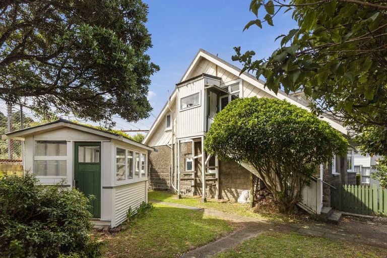 Photo of property in 22 Hector Street, Petone, Lower Hutt, 5012