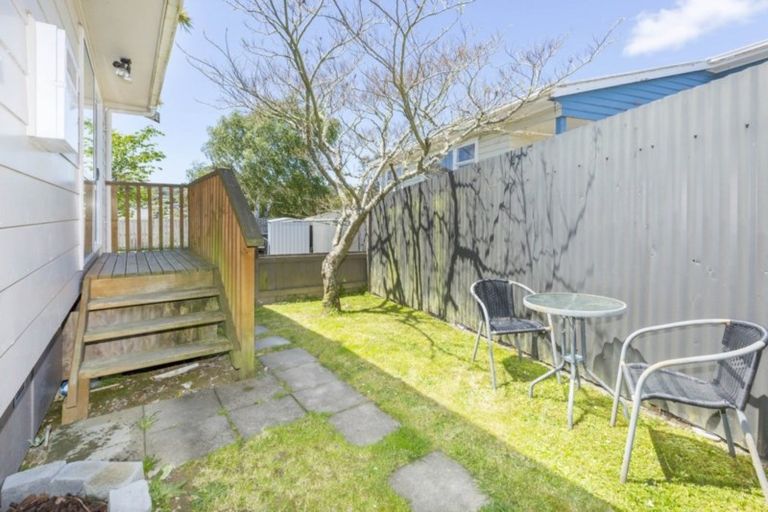 Photo of property in 32a Aniseed Grove, Timberlea, Upper Hutt, 5018