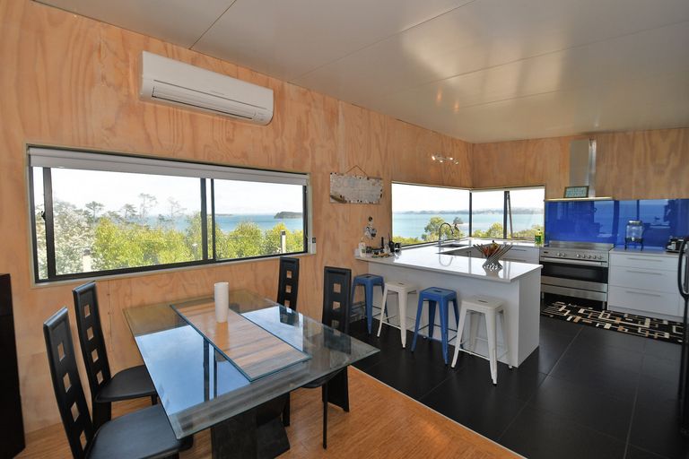 Photo of property in 11 Elizabeth Point Road, Kawau Island, 0920