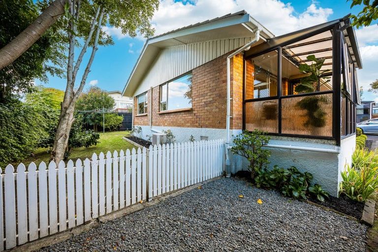 Photo of property in 2/14 Rowan Terrace, Te Atatu South, Auckland, 0610