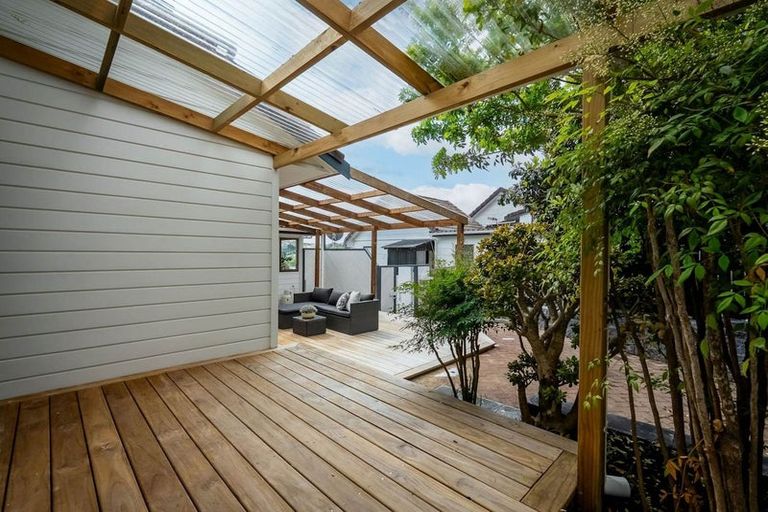 Photo of property in 59 Kennedy Avenue, Forrest Hill, Auckland, 0620