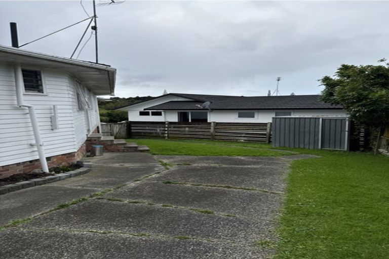 Photo of property in 16 Linley Place, Hillcrest, Auckland, 0627