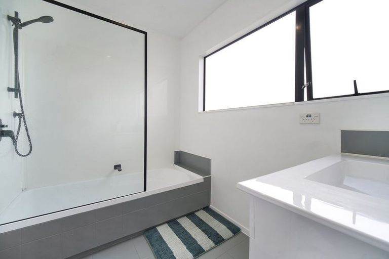 Photo of property in 14 Puma Drive, Golflands, Auckland, 2013