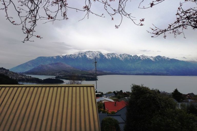 Photo of property in 31a Greenstone Place, Fernhill, Queenstown, 9300