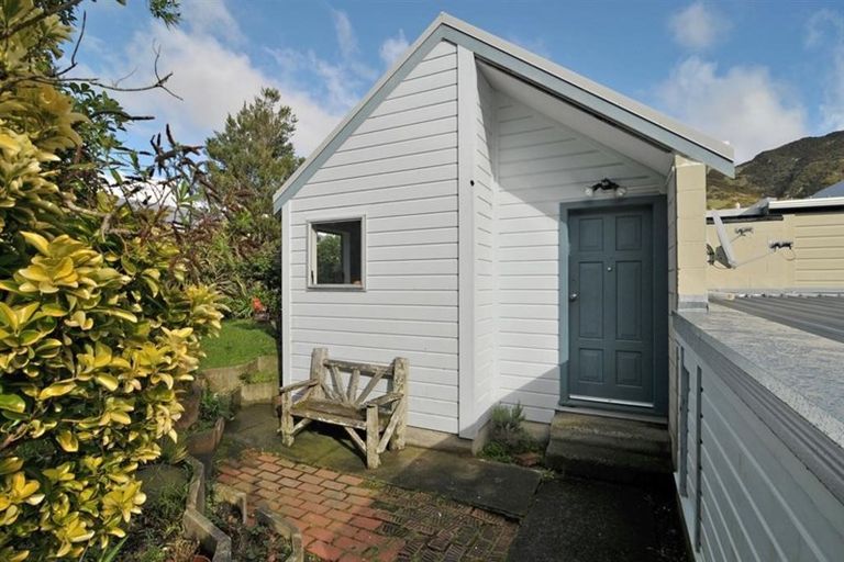 Photo of property in 16b Ngarimu Grove, Ngaio, Wellington, 6035