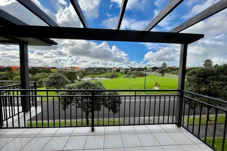 Photo of property in 1/17 Waihi Way, East Tamaki, Auckland, 2013