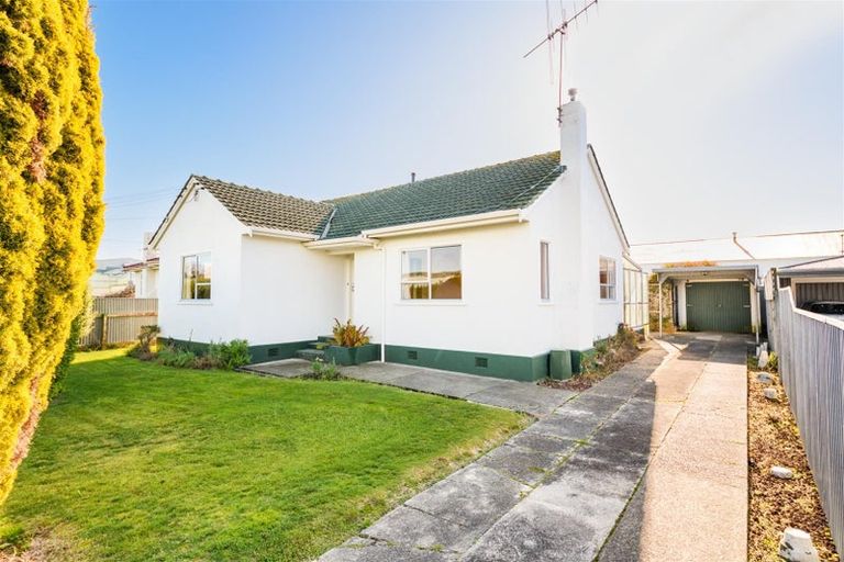 Photo of property in 27 Lower High Street, Marton, 4710