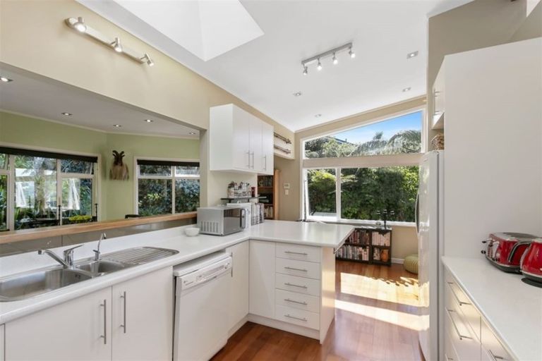 Photo of property in 59 Spencer Street, Crofton Downs, Wellington, 6035