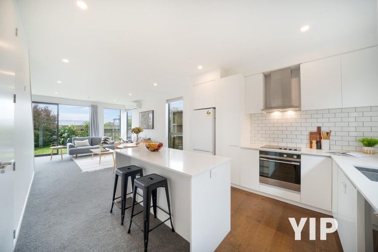 Photo of property in 1/62 Spenmoor Street, Newlands, Wellington, 6037