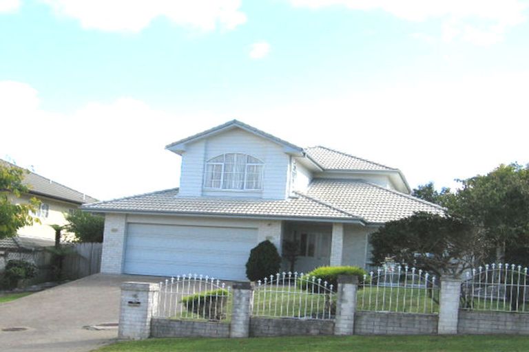 Photo of property in 15 Belgate Place, Somerville, Auckland, 2014