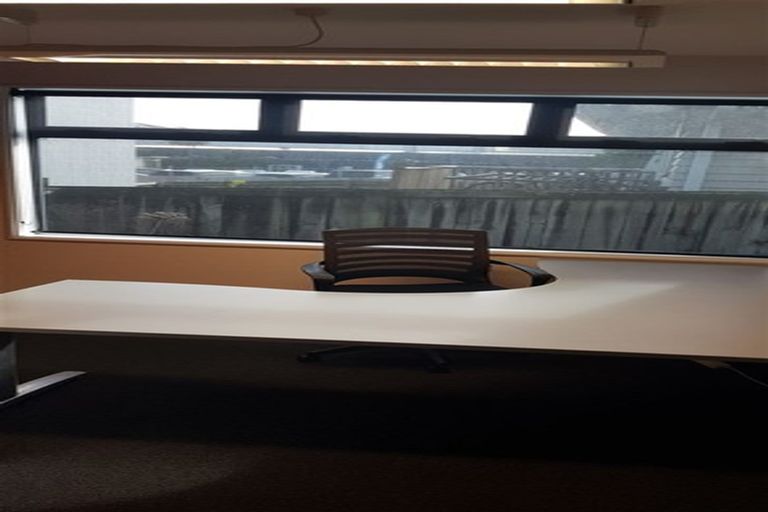 Photo of property in 1/108 Lincoln Road, Henderson, Auckland, 0610