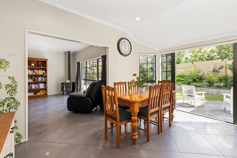 Photo of property in 14 Kingsgate Lane, Havelock North, 4130