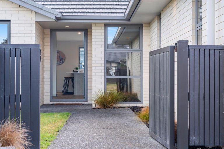 Photo of property in 3 Raiha Street, Papamoa Beach, Papamoa, 3118