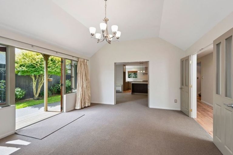 Photo of property in 120 Springfield Road, St Albans, Christchurch, 8014