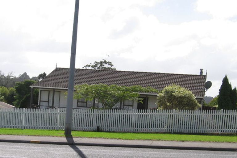 Photo of property in 182 Universal Drive, Henderson, Auckland, 0610