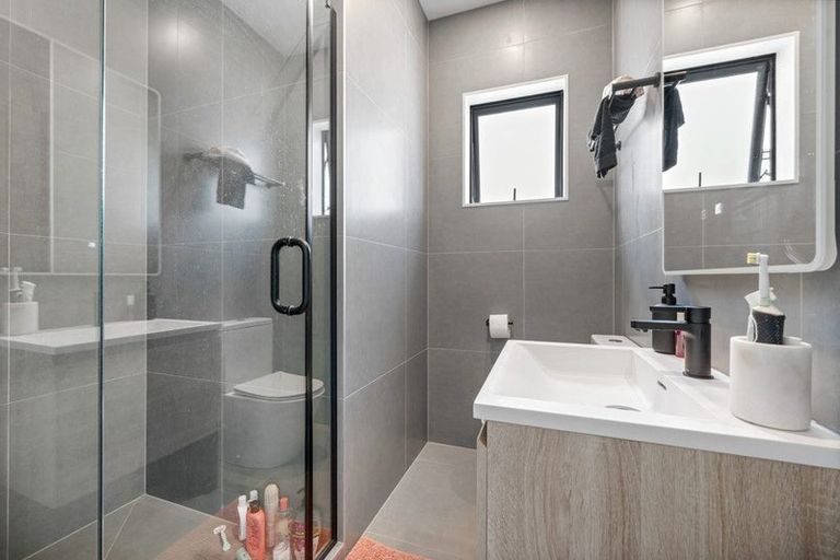 Photo of property in 6 Coast Garden Drive, Hobsonville, Auckland, 0616