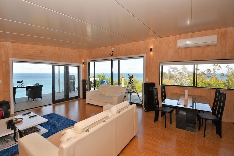 Photo of property in 11 Elizabeth Point Road, Kawau Island, 0920