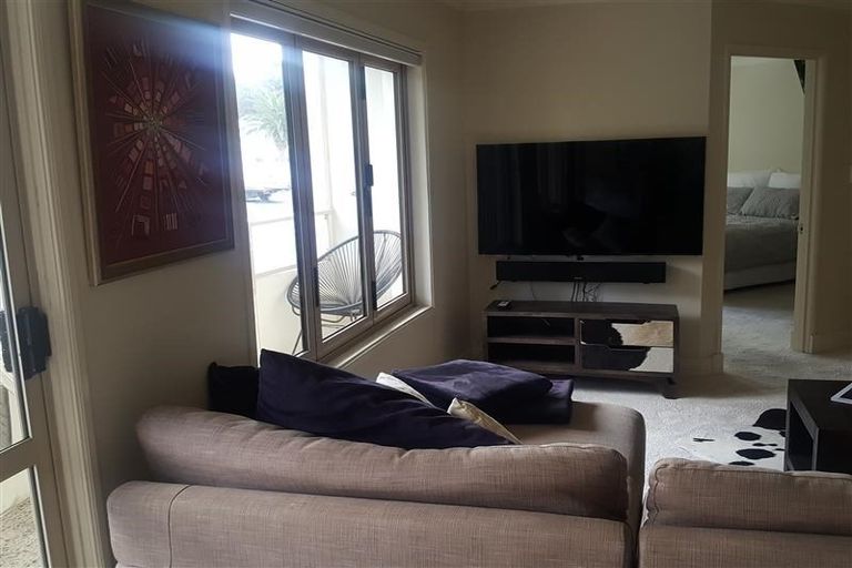 Photo of property in 1d Queen Street, New Plymouth, 4310