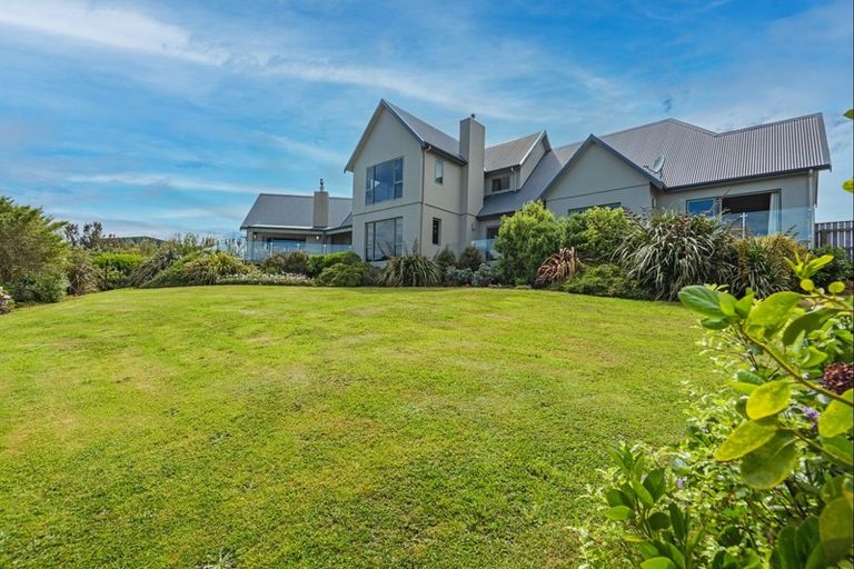 Photo of property in 307 Ngahere Park Road, Turitea, Palmerston North, 4472