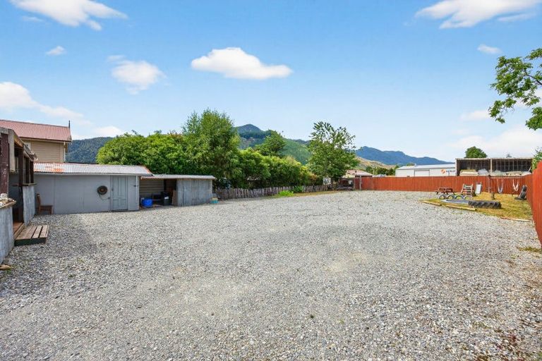 Photo of property in 12 Hampden Street, Murchison, 7007