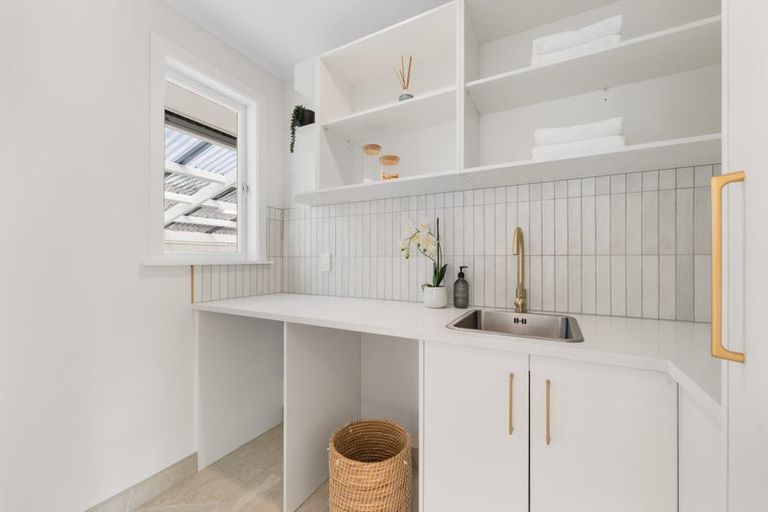 Photo of property in 134 Taikata Road, Te Atatu Peninsula, Auckland, 0610