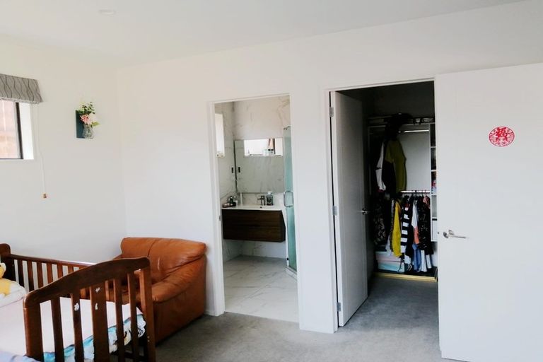 Photo of property in 5 Tararua Street, Massey, Auckland, 0614