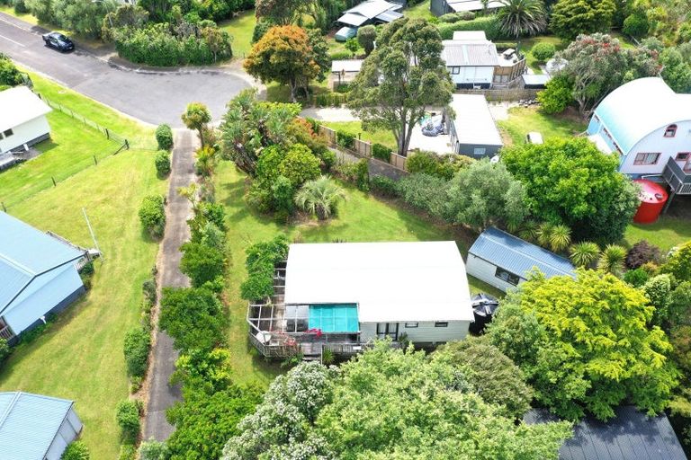 Photo of property in 10 Stingray Crescent, Whiritoa, Whangamata, 3691