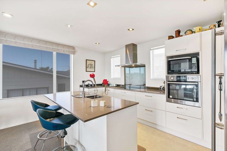 Photo of property in 92a Tiri Road, Manly, Whangaparaoa, 0930