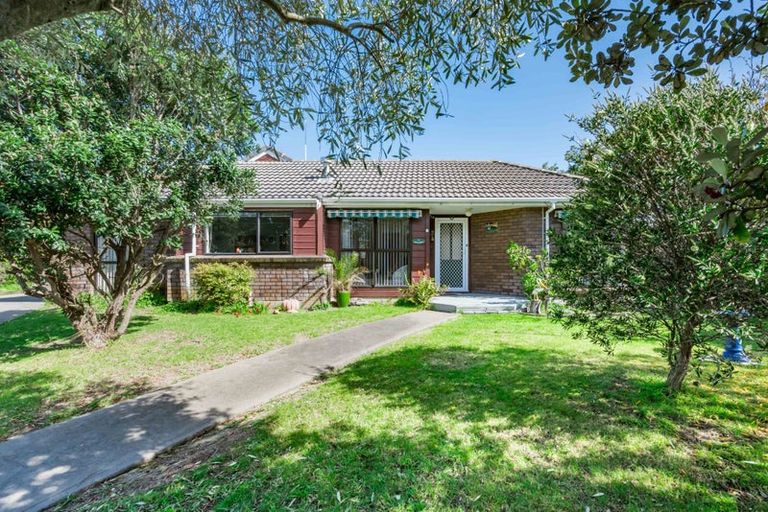 Photo of property in 12 Tobys Way, Waikanae Beach, Waikanae, 5036