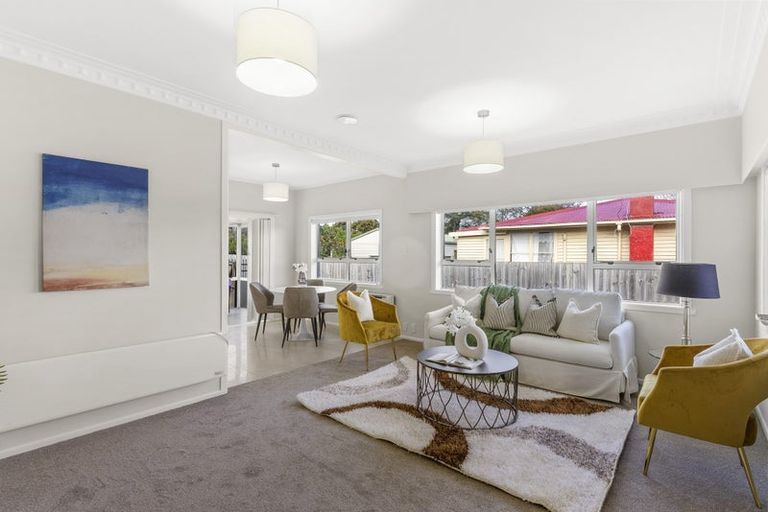 Photo of property in 32 Landon Avenue, Mangere East, Auckland, 2024