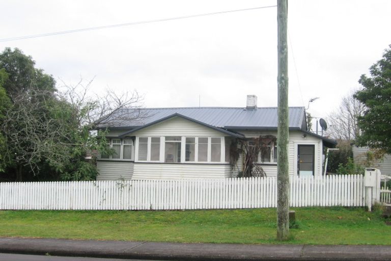 Photo of property in 1 Menary Street, Papakura, 2110