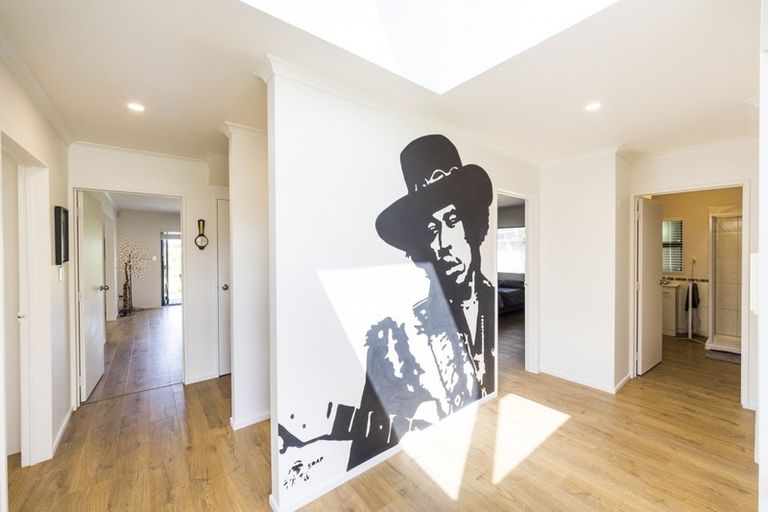 Photo of property in 31 Ruapehu Drive, Fitzherbert, Palmerston North, 4410