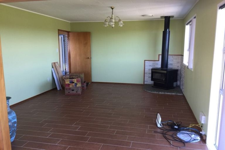 Photo of property in 3 Lavery Place, Sunnynook, Auckland, 0632