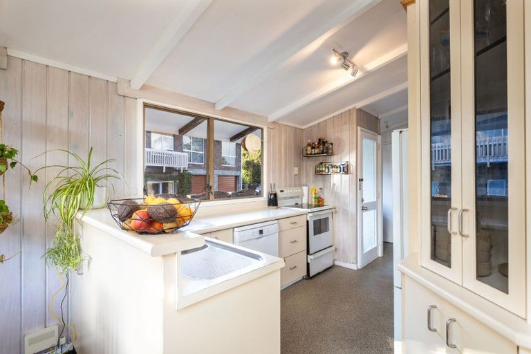 Photo of property in 21 Cumberland Street, Merrilands, New Plymouth, 4312