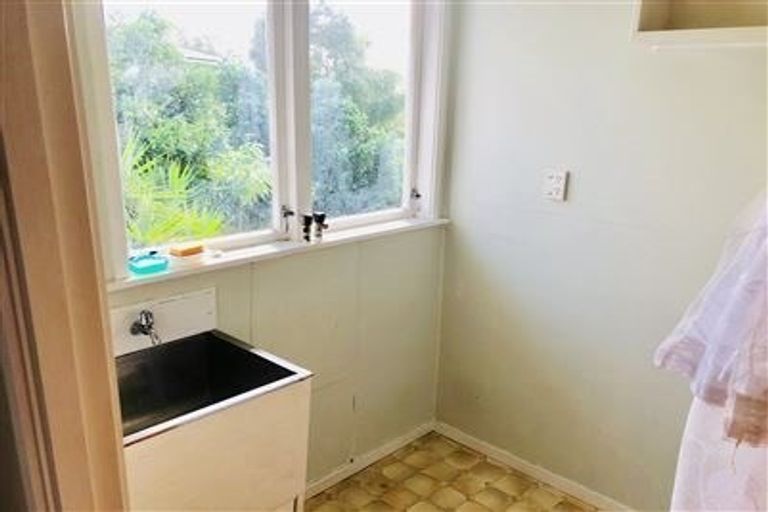 Photo of property in 72 Sycamore Drive, Sunnynook, Auckland, 0620