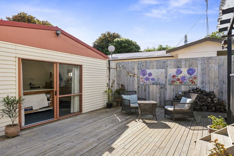 Photo of property in 43 Leinster Avenue, Raumati South, Paraparaumu, 5032