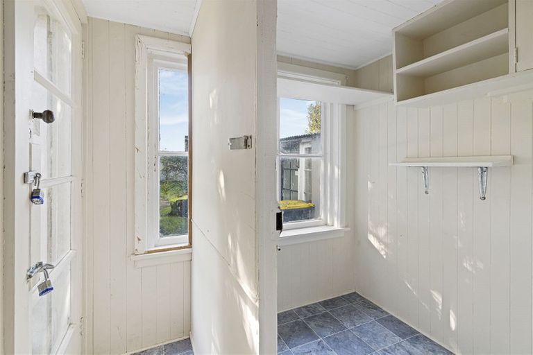 Photo of property in 122 Memorial Avenue, Burnside, Christchurch, 8053