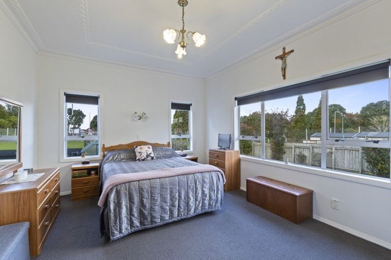 Photo of property in 25a Paynters Avenue, Strandon, New Plymouth, 4312