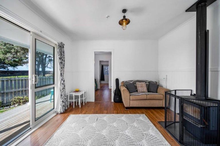 Photo of property in 19 South Crescent, Amberley, 7481