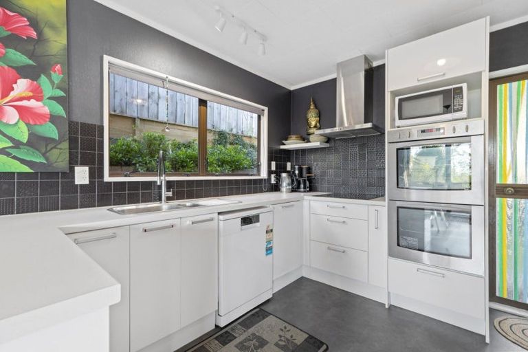 Photo of property in 124a Osprey Drive, Welcome Bay, Tauranga, 3112