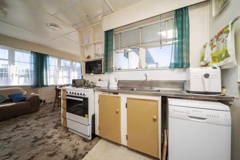 Photo of property in 6 Raleigh Street, Vogeltown, New Plymouth, 4310