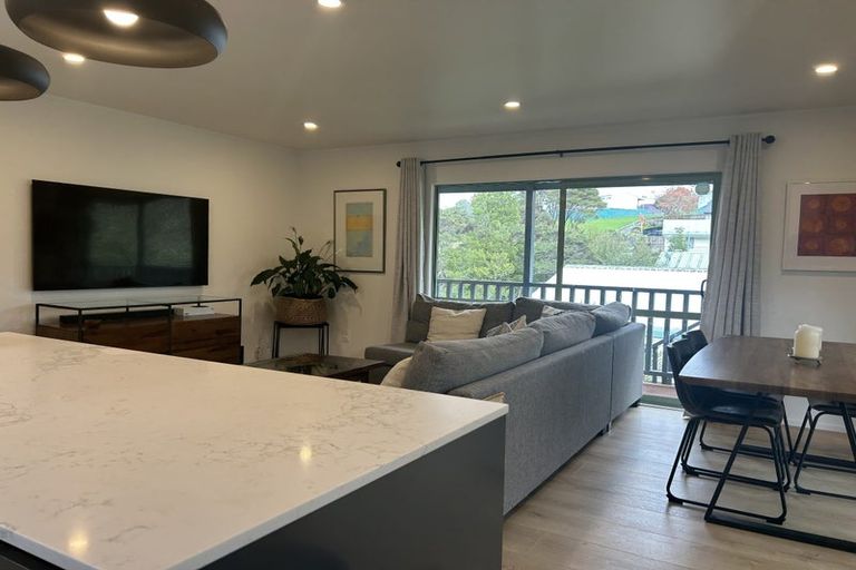 Photo of property in 79 Woodglen Road, Glen Eden, Auckland, 0602