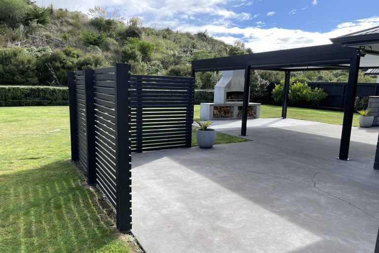 Photo of property in 13 Birdie Lane, Waiwhakaiho, New Plymouth, 4312