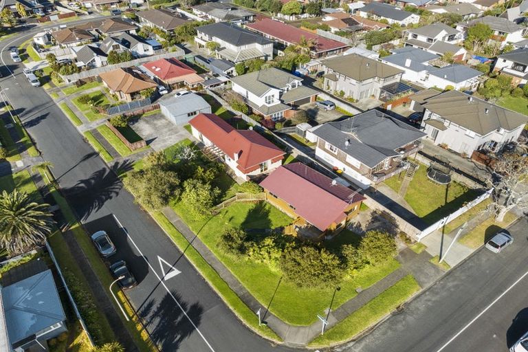 Photo of property in 10 Eastern Beach Road, Eastern Beach, Auckland, 2012
