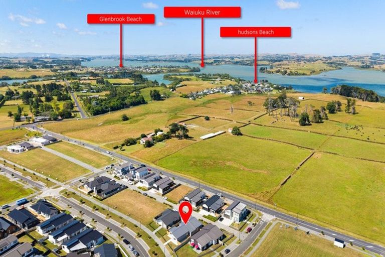 Photo of property in 17 Uatoto Road, Clarks Beach, 2122