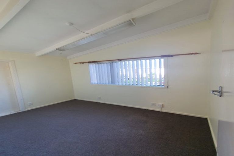 Photo of property in 4104 Great North Road, Glen Eden, Auckland, 0602