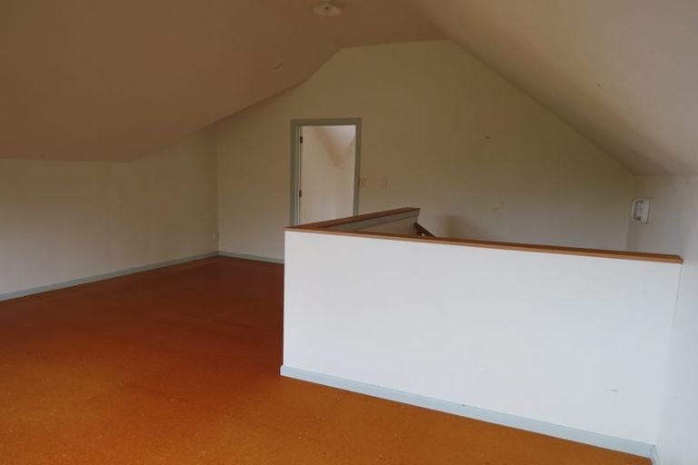 Photo of property in 27 Taurua Place, Coromandel, 3506