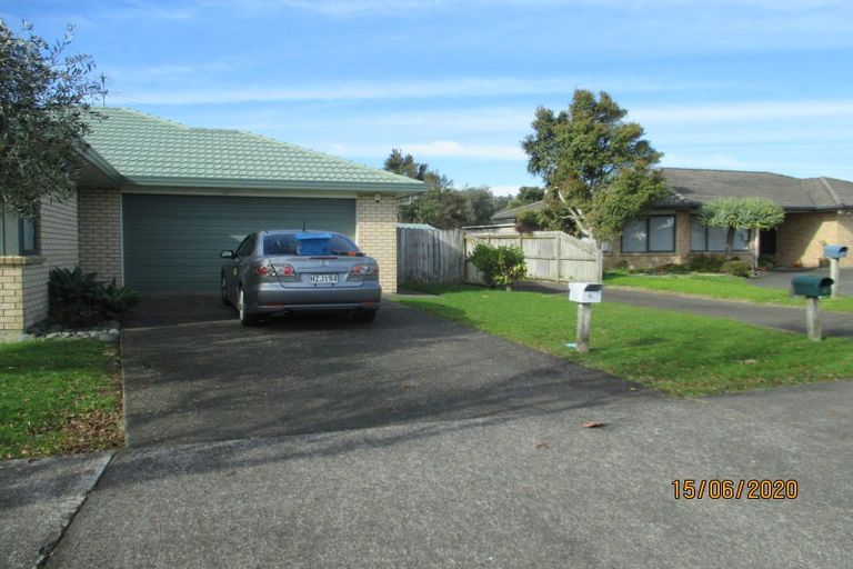 Photo of property in 6 Nier Place, East Tamaki Heights, Auckland, 2016