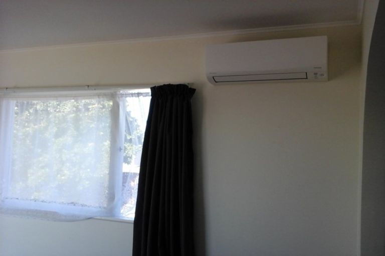 Photo of property in 14 Harmel Road, Glendene, Auckland, 0602